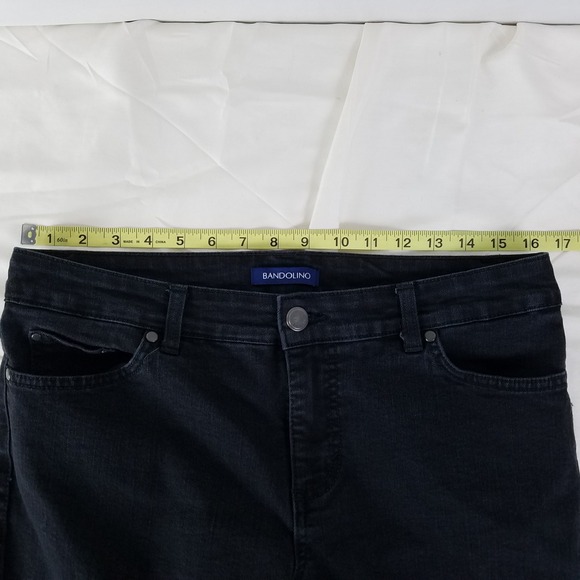 Bandolino Mandie Slim Straight Black Jeans Womens Size 8 Denim Pants Mid Rise - Picture 3 of 10